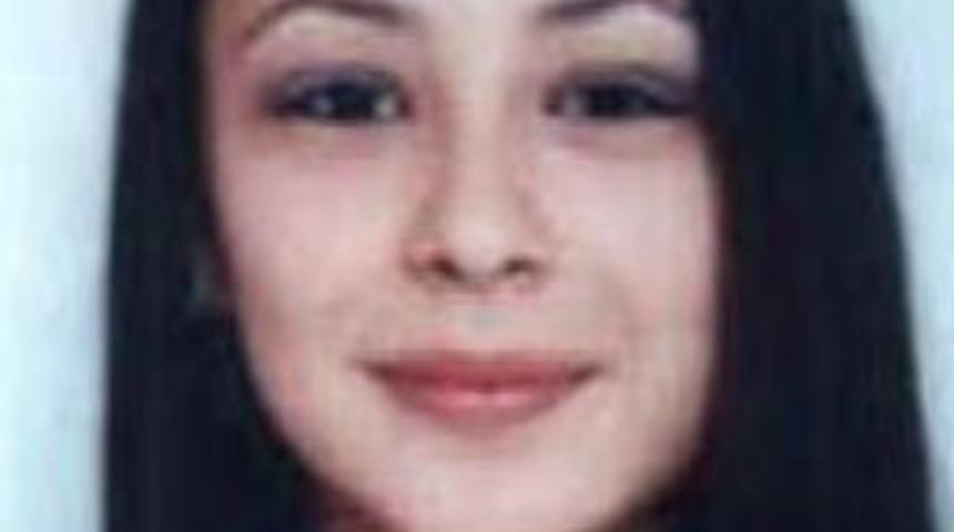 Kayıp kızlar iskelede g&ouml;m&uuml;l&uuml; bulundu