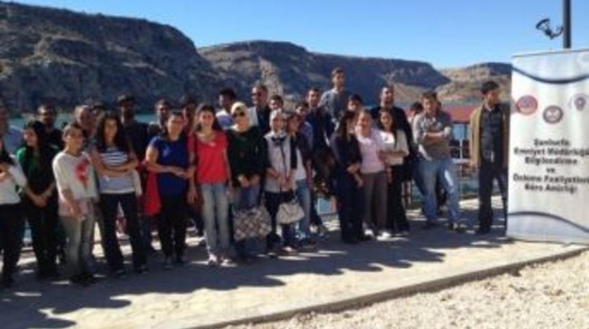 Şanlıurfa Emniyeti &Ouml;ğrencilerle İ&ccedil;i&ccedil;e