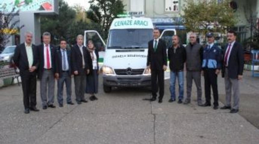 İstanbul &Uuml;mraniye Belediyesi, G&ouml;rele İl&ccedil;esine Cenaze Aracı Hibe Etti