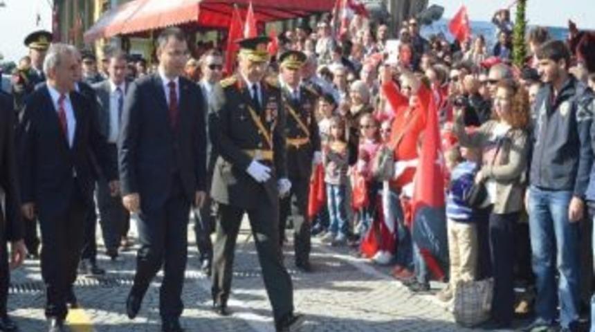 İzmir'de Cumhuriyet Kutlaması