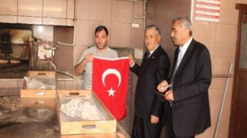 Ak Partili Aday Adayı Hakkı Atila Cumhuriyet Bayramını Kutladı