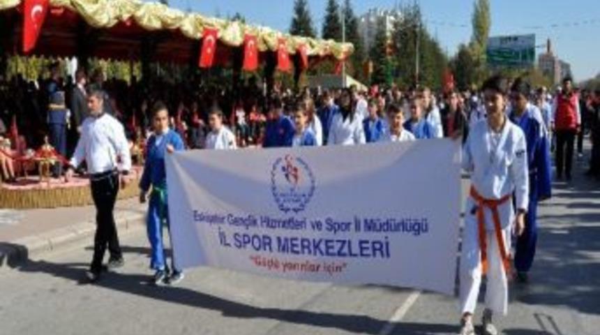 Eskişehir&rsquo;de 29 Ekim Cumhuriyet Bayramı Coşkusu