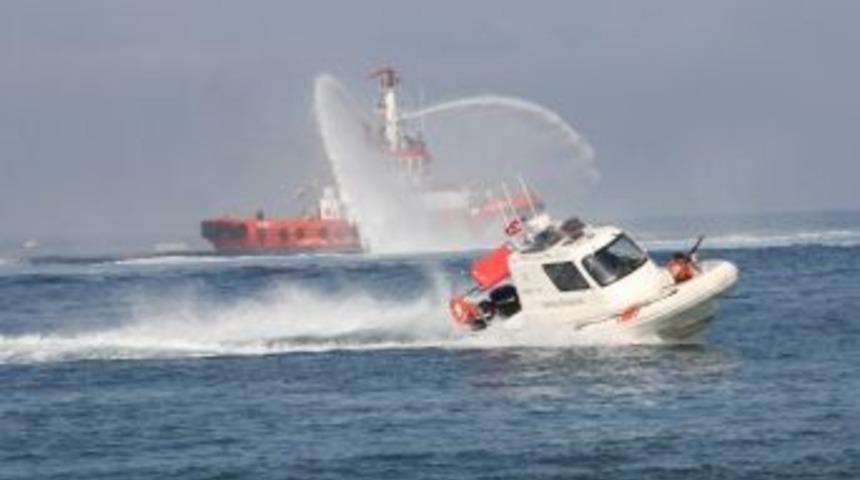 &Ccedil;anakkale Boğazı'nda 29 Ekim Kutlaması