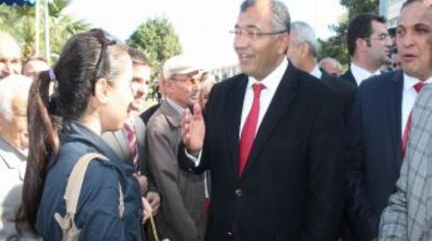 Vali &Ccedil;ift&ccedil;i: &ldquo;cumhuriyet Coşkusunu Bu Alan Almıyor&rdquo;