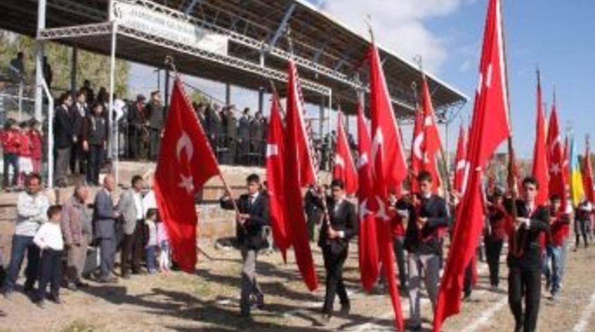 Ahlat&rsquo;ta Cumhuriyet Bayramı Coşkusu