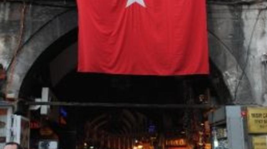 Mısır Çarşısı'nda Cumhuriyet'in 90. Yılı Kutlandı