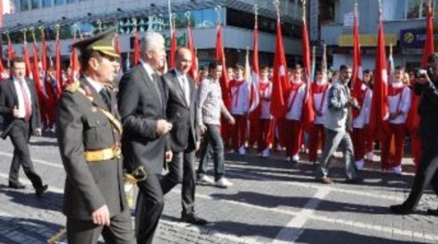 Uşak&rsquo;ta Cumhuriyet Bayramı Kutlamaları