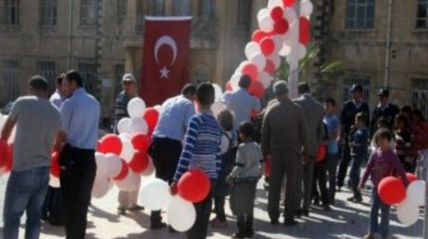 Çocukların Balon Kapma Yarışı