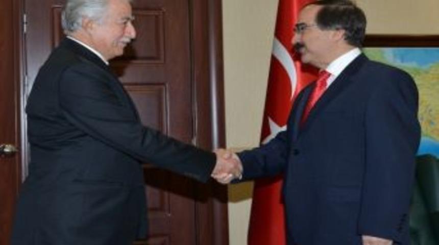 D&uuml;n Tartıştılar; Bug&uuml;n Bayramlaştılar