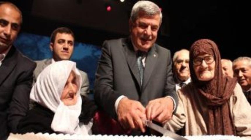 1923'te Doğanlar Cumhuriyet Pastasını Kesti