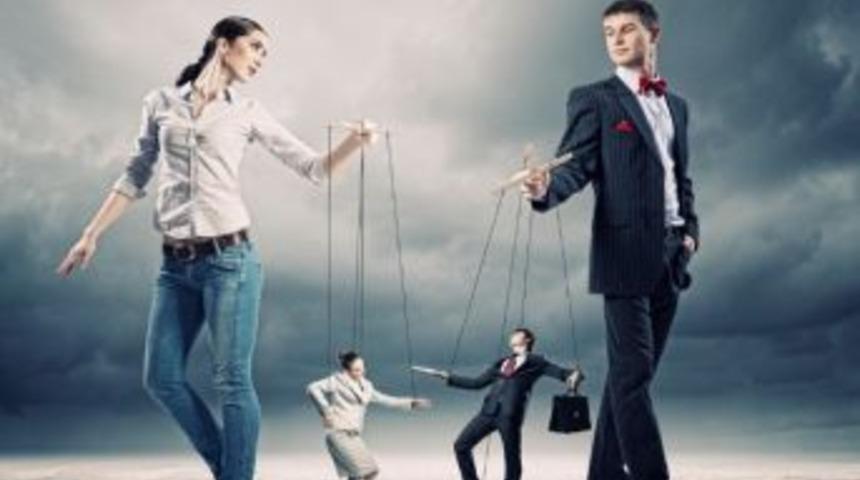 Haberiniz Olmadan Eşiniz Tarafından Duygusal Manip&uuml;lasyona Maruz Kalabilirsiniz