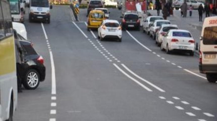 Yenilenen Yollarda &Ccedil;izgi &Ccedil;alışması Yapıldı