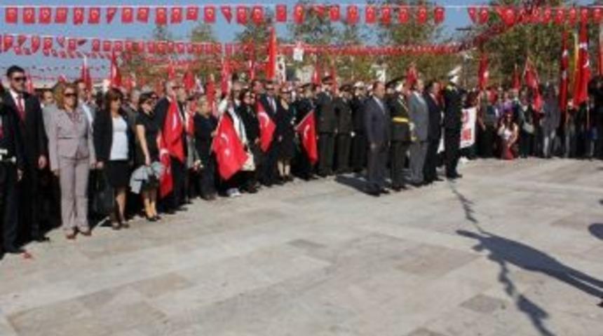 Cumhuriyet&rsquo;in 90. Yılı Urla&rsquo;da T&ouml;renlerle Kutlandı