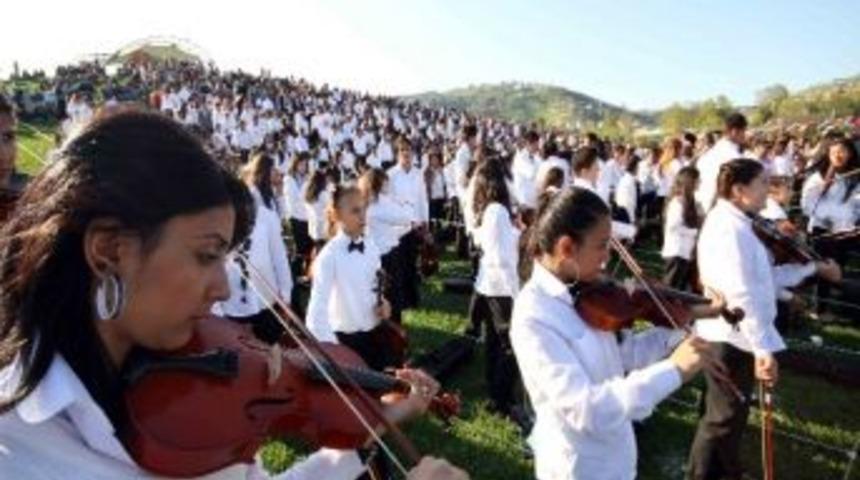 Başkan Karaosmanoğlu Strazburg Yolcusu