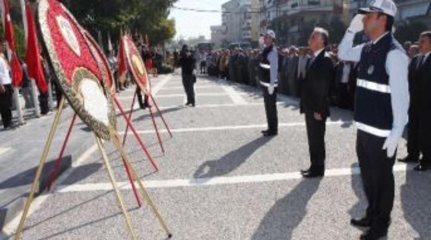 Bayraklı'da Cumhuriyet Ş&ouml;leni