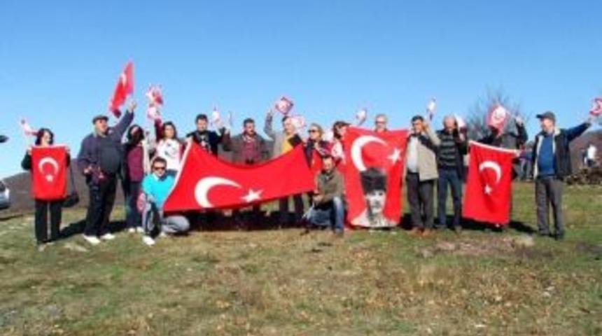 Zirvede, İstiklal Marşı Ve Andımız