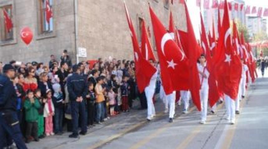 Isparta&rsquo;da Cumhuriyet Bayramı Coşkusu