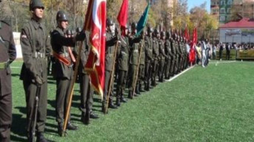 Tatvan"da Cumhuriyet Bayramı Coşkusu