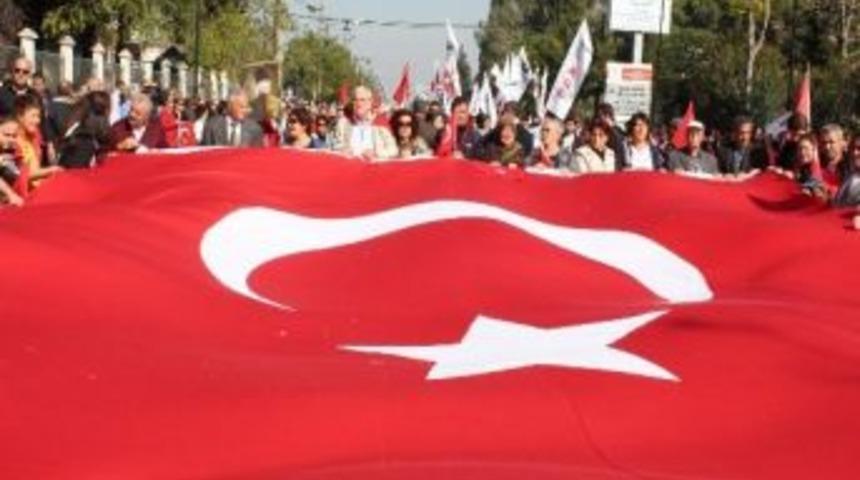 Chp'den Manisa'da Cumhuriyet Y&uuml;r&uuml;y&uuml;ş&uuml;