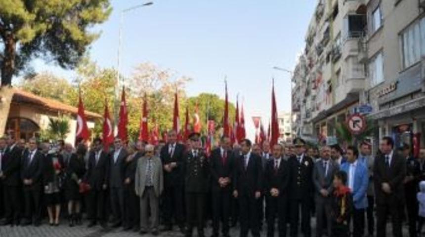 90. Yıl Coşkusu Turgutlu'da T&ouml;renlerle Kutlandı