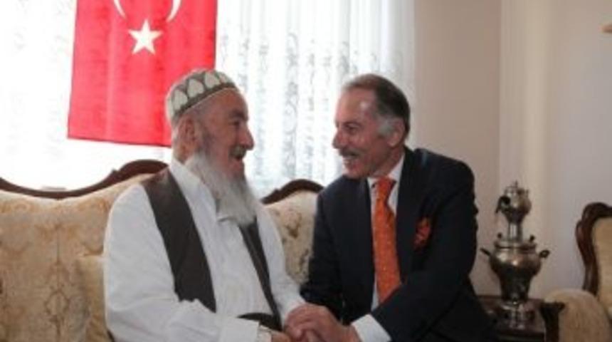 (&ouml;zel Haber) 90 Yıllık &ldquo;dev &Ccedil;ınar&rdquo; Cumhuriyet İle Aynı Yaşta