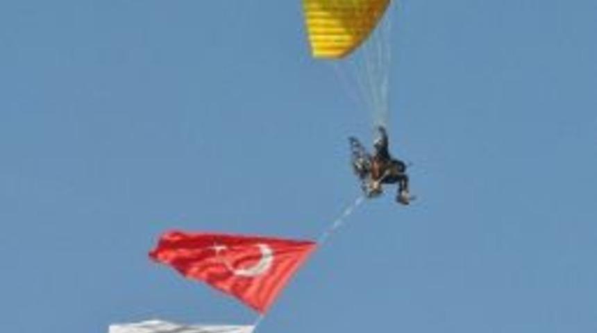 Aliağa&rsquo;da Cumhuriyetin 90.yılı Hem Karada Hem Havada Kutlandı