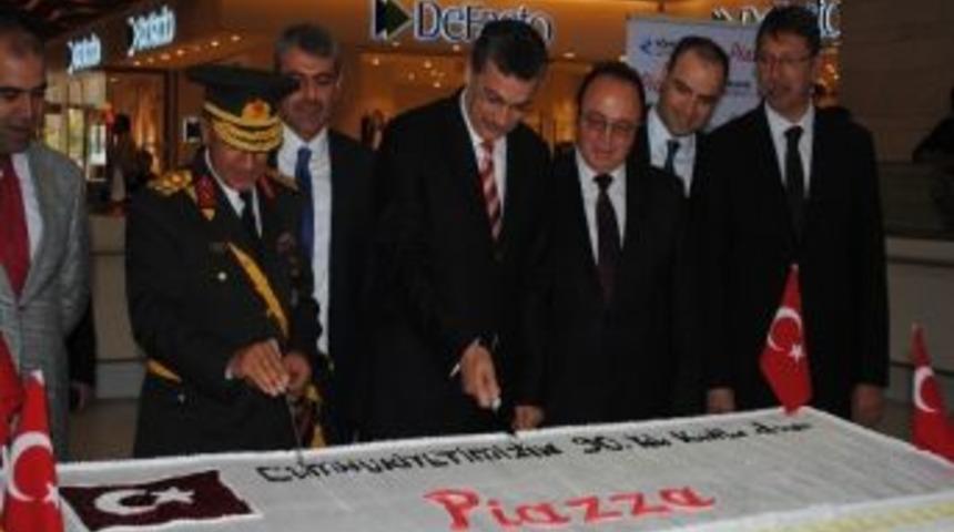 Şanlıurfa Piazza'da Cumhuriyet Coşkusu