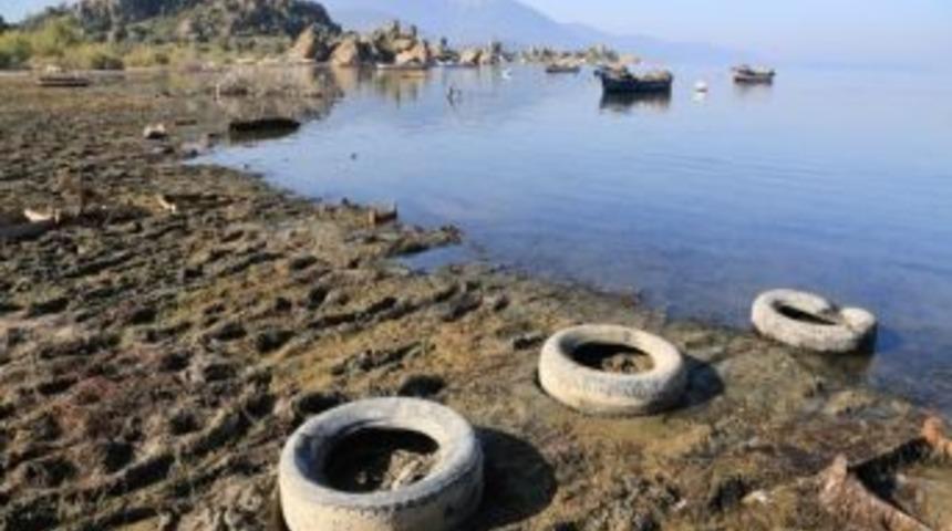 Bafa G&ouml;l&uuml;&rsquo;nde K&ouml;t&uuml; Manzara