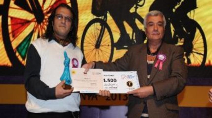 İhsan Korkut&rsquo;a Konya&rsquo;dan &Ouml;d&uuml;l