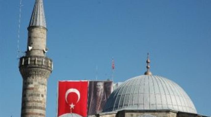 Erzurum'da Cumhuriyet Coşkusuna Esnafta Ortak Oldu