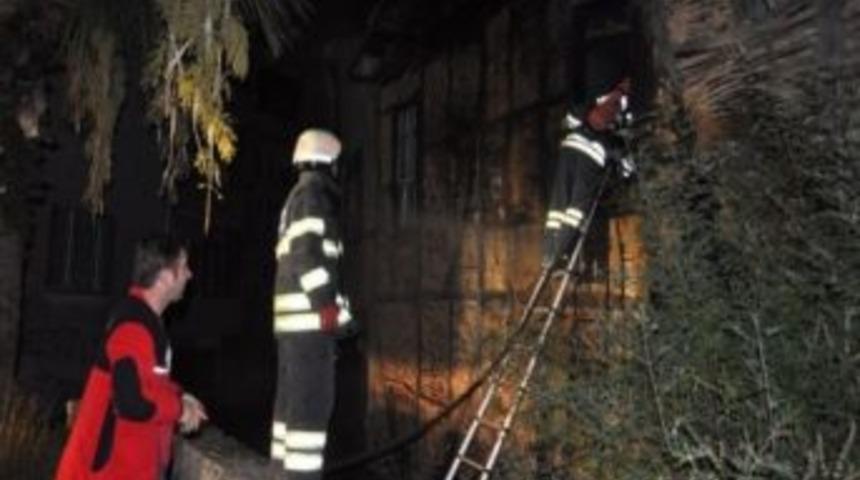 Tarihi Yalı K&uuml;l Oluyordu