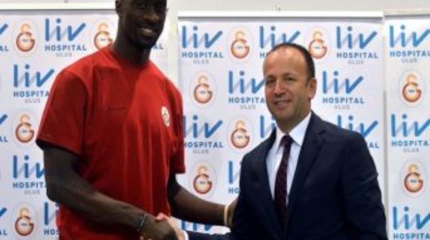 Galatasaray Liv Hospital, Pops Mensah İle S&ouml;zleşme İmzaladı