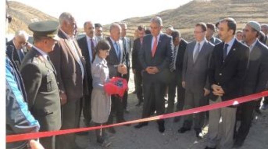 Eleşkirt&rsquo;te Yol A&ccedil;ılışı