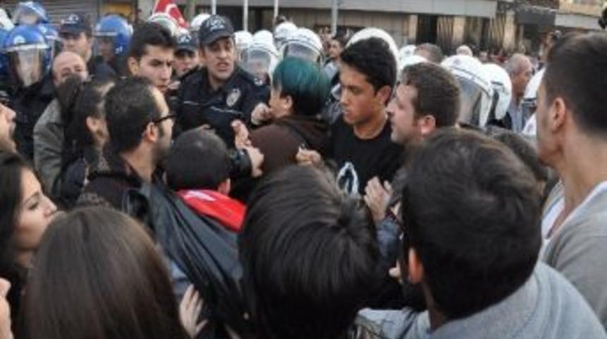 Taksim Meydanı'nda &ldquo;29 Ekim&rdquo; Gerginliği