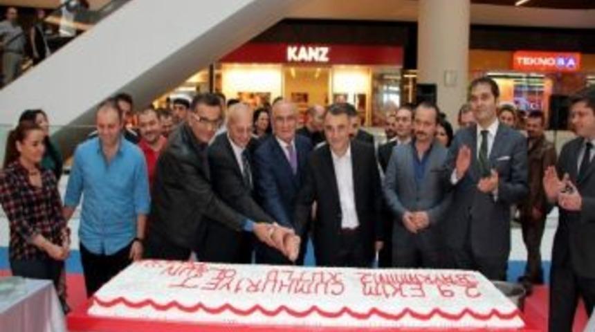 Piazza&rsquo;da Cumhuriyet Coşkusu