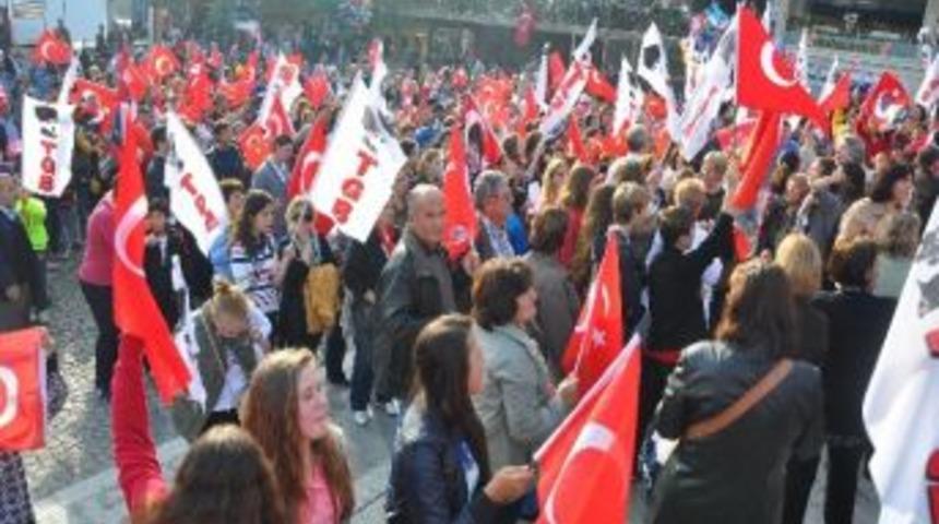 Cumhuriyete Gen&ccedil;lik Sahip &Ccedil;ıktı