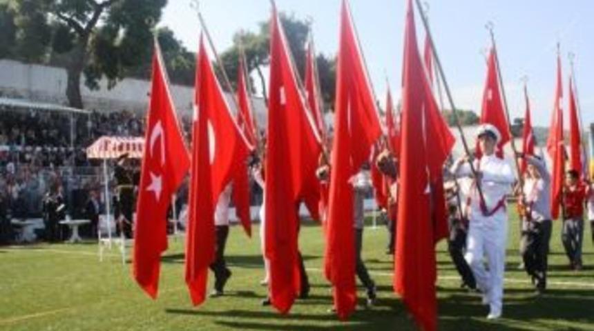 Ayvalık&rsquo;ta Cumhuriyet Bayramına G&ouml;rkemli Kutlama