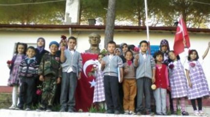 Dutluca&rsquo;da Bayram Coşkusu Yaşandı