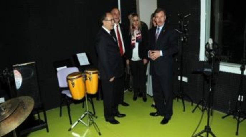 Atat&uuml;rk Gen&ccedil;lik Merkezi Protokol&uuml; Ağırladı