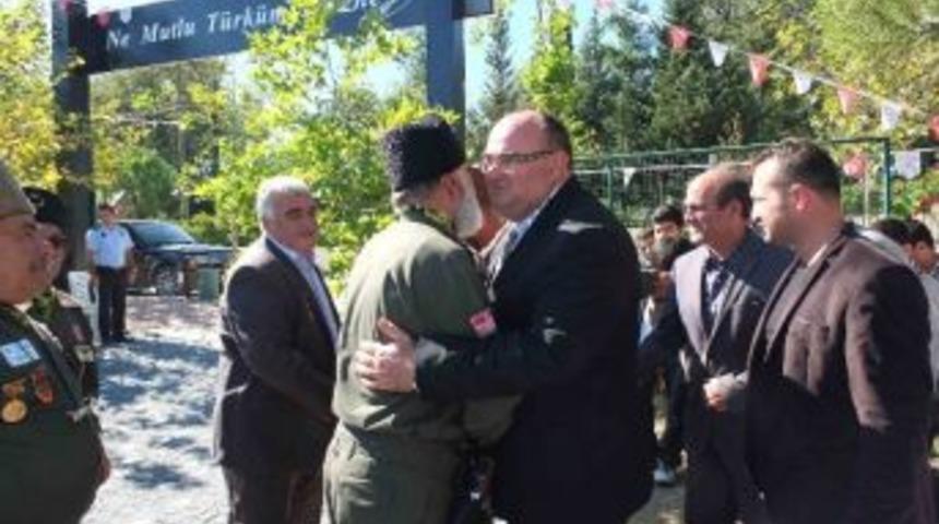 Evrenseki Şehitliğinde &Ouml;ğrenciler, Gazilerle Buluştu