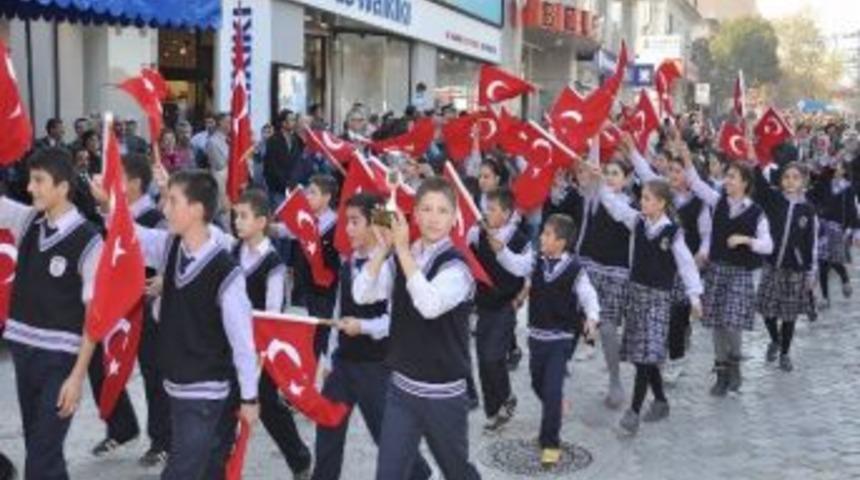 Soma'da Cumhuriyet'in 90. Yılı Kutlandı