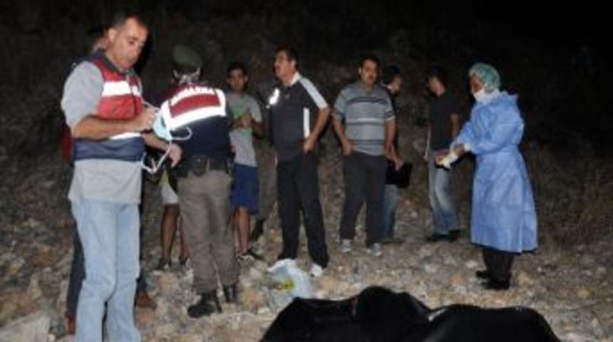 Alanya&rsquo;da Kayalıklarda Erkek Cesedi Bulundu
