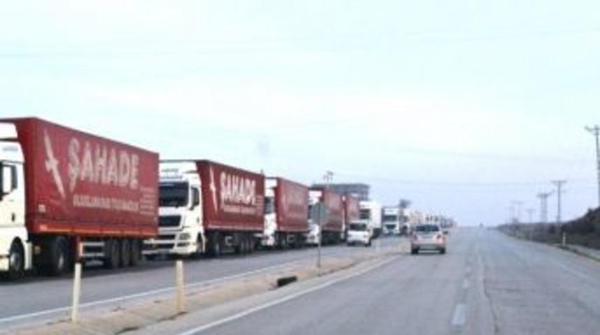 İpsala G&uuml;mr&uuml;ğ&uuml;nde Tır S&uuml;r&uuml;c&uuml;leri İsyan Etti