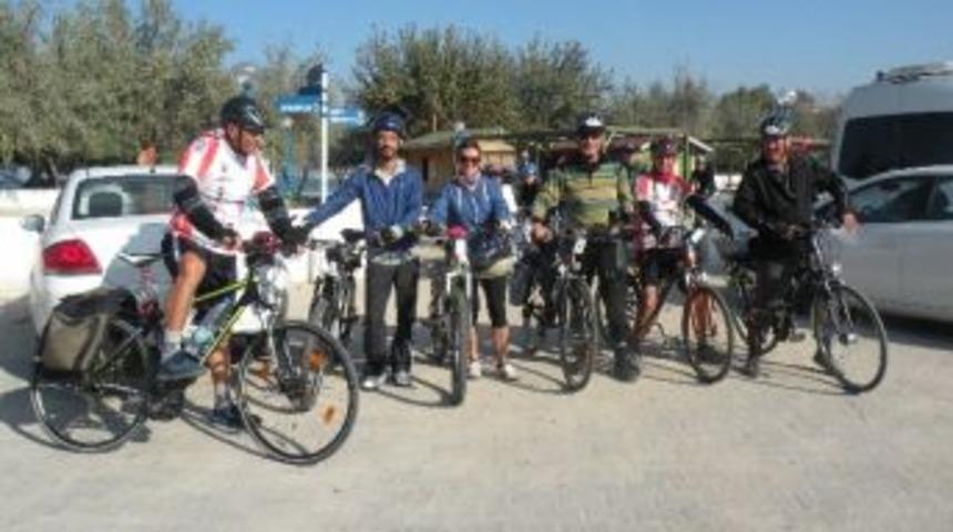 Zirve Sel&ccedil;uk Bisiklet Takımı Teos Bisiklet Şenliğinde