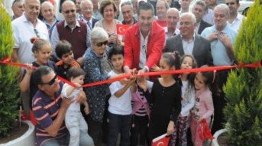 &Ccedil;ocukların Başkan&rsquo;dan Pankartlı İstekleri