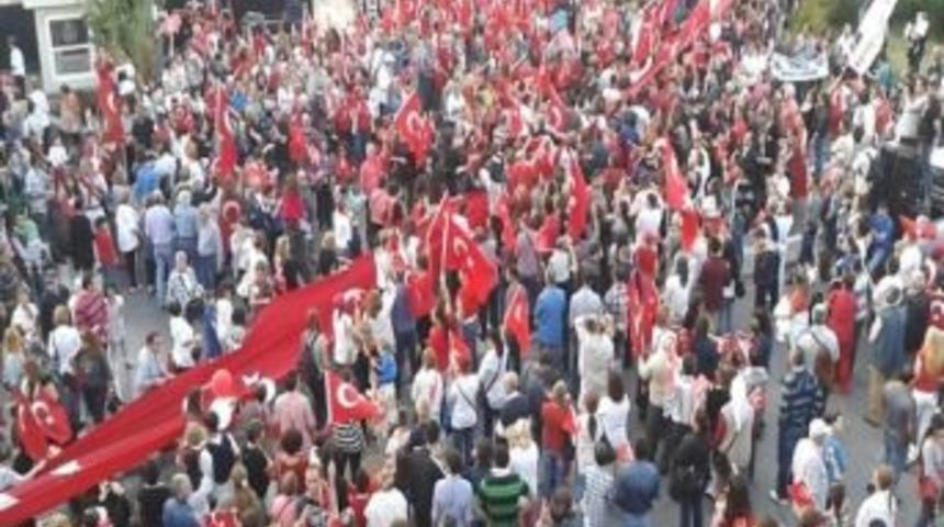 Marmaris&rsquo;te Coşkulu Cumhuriyet Y&uuml;r&uuml;y&uuml;ş&uuml;