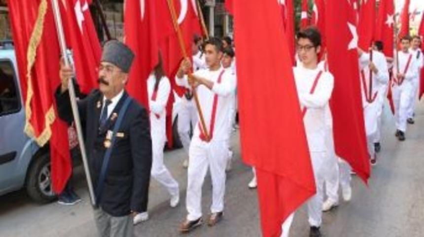 Nazilli&rsquo;de Cumhuriyete Bağlılık Y&uuml;r&uuml;y&uuml;ş&uuml;