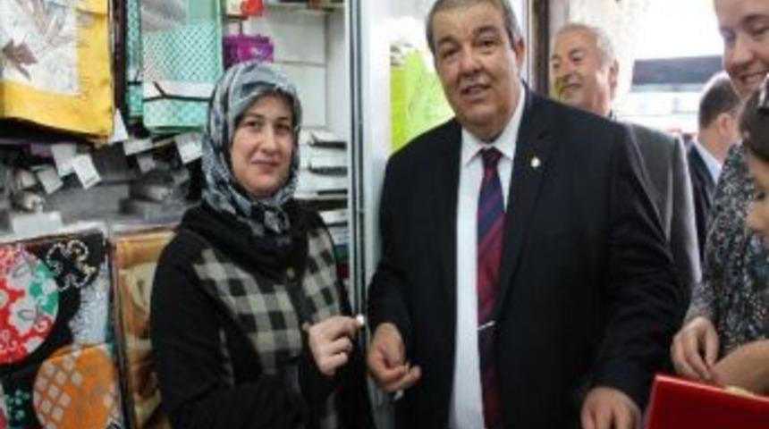 Fikret Kar'dan Gaziemir'e Atat&uuml;rk Rozeti