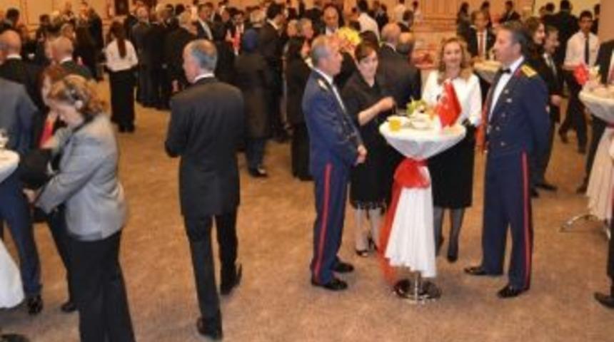 Vali Orhan D&uuml;zg&uuml;n: