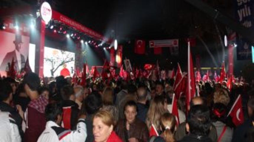 Bağdat Caddesin'de Cumhuriyet Y&uuml;r&uuml;y&uuml;ş&uuml; D&uuml;zenlendi